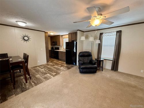 186 Oak, Highland, MI, 48357-5031 | Card Image