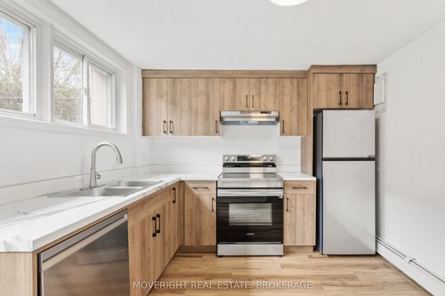 24 Ottawa Street, St Catharines, ON, L2R1Y9 | Card Image