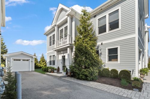 19-19 Island Pt, Bronx, NY, 10464-1477 | Card Image