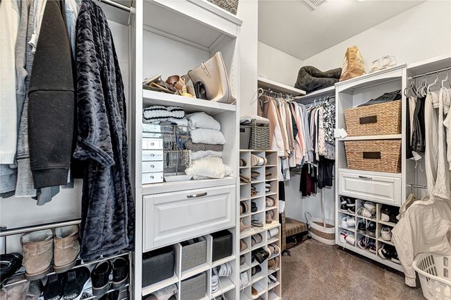Bed 1 closet | Image 21