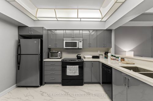 2205-24 Hanover Rd, Brampton, ON, L6S5K8 | Card Image