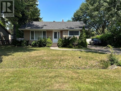 3880 Woodward Blvd, Windsor, ON, N8W2Z3 | Card Image