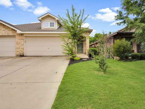 1427 Ravenwood Dr, Mansfield, TX, 76063-6062 | Card Image