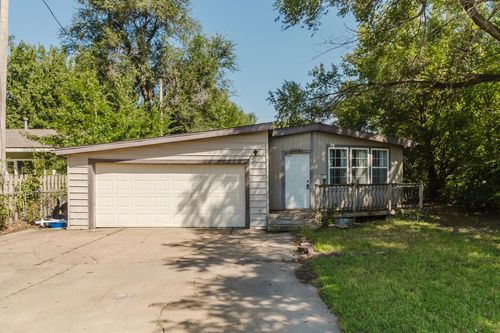 412 E 63rd St N, Park City, KS, 67219-1204 | Card Image