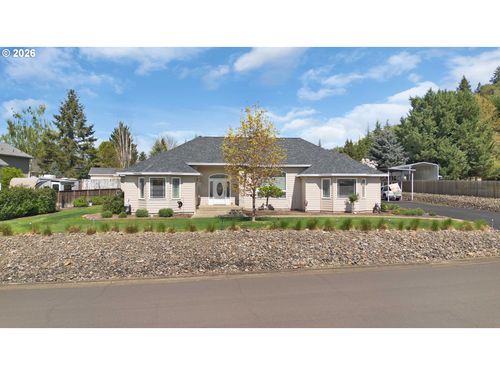 402 Martha Dr, Winchester, OR, 97495-8917 | Card Image