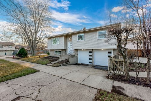 9132 Lincolnwood Dr, Evanston, IL, 60203-1619 | Card Image