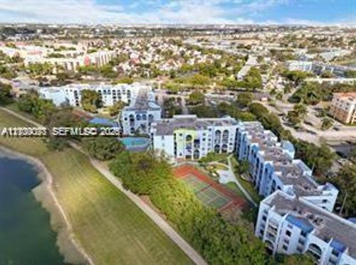 203-9440 Fontainebleau Blvd, Miami, FL, 33172-5553 | Card Image