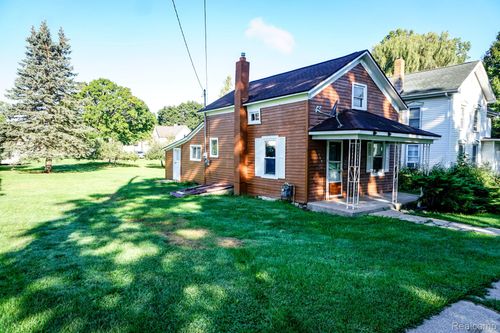 109 N Church St, Byron, MI, 48418-9532 | Card Image
