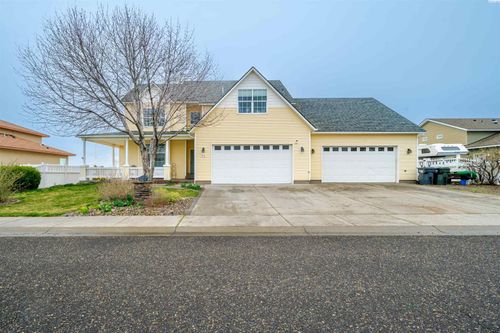 6112 Woodbine Dr, Pasco, WA, 99301-6135 | Card Image