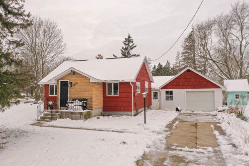 3209 Hospers St, Grand Blanc, MI, 48439-8137 | Card Image