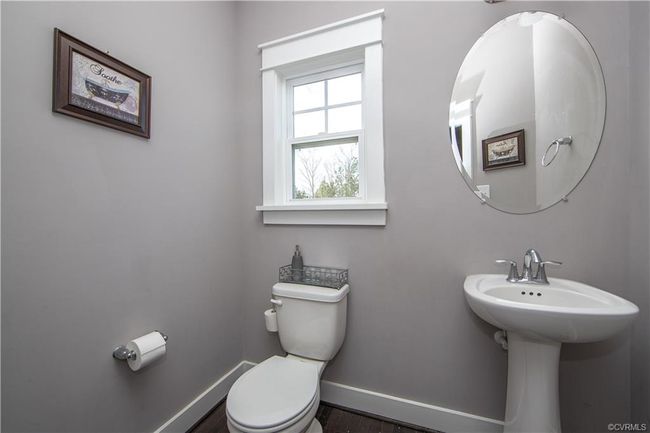 Half bath next to office | Image 15