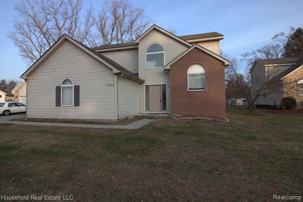 Rose Hollow Dr, Southfield, MI 48075