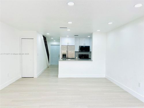 10-3639 W 11th Ave, Hialeah, FL, 33012-4940 | Card Image