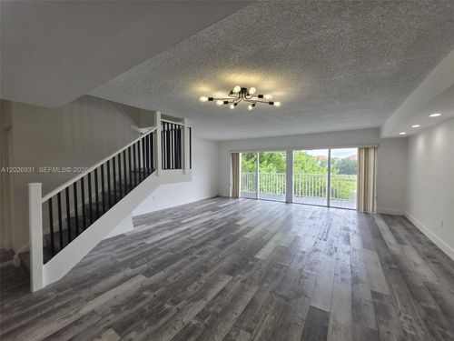 2-10003 Nw 9th Street Cir, Miami, FL, 33172-5181 | Card Image