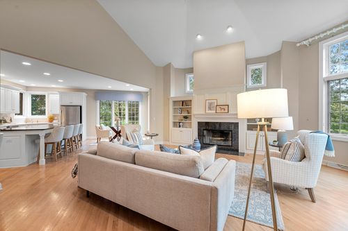 10632 N Hidden Reserve Cir, Mequon, WI, 53092-5578 | Card Image