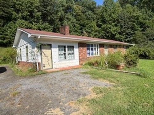 2101 Mount Sinai Rd, Wilkesboro, NC, 28697-8288 | Card Image