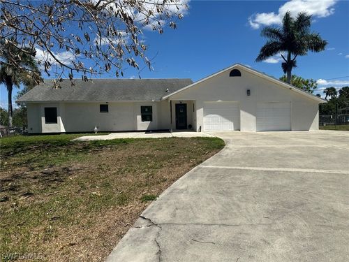 137 Meta St, Fort Myers, FL, 33905-2738 | Card Image