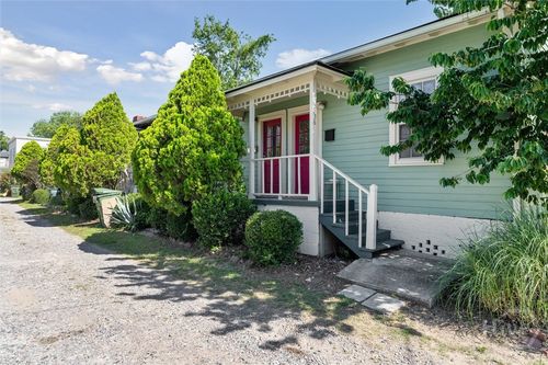 534 E Gordon Ln, savannah, GA, 31401-5011 | Card Image