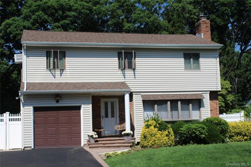 15 Hanley Avenue, Huntington, NY, 11747 | Card Image