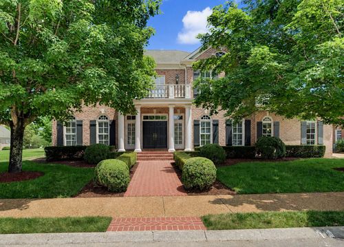 104 Middleton Cir, Nashville, TN, 37215-5329 | Card Image
