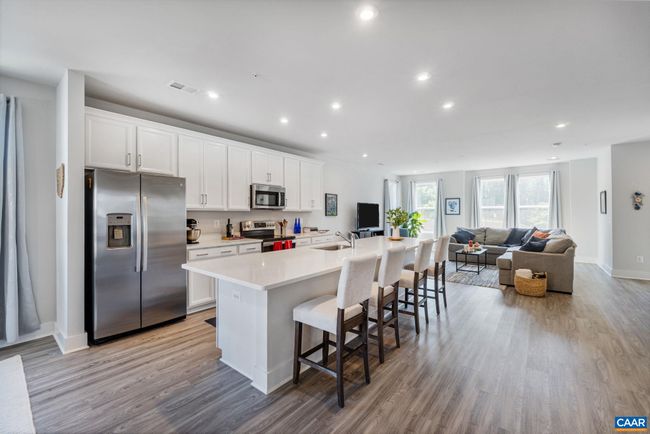 B - 802 Wesley Ln, Condo with 3 bedrooms, 3 bathrooms and null parking in CHARLOTTESVILLE VA | Image 5