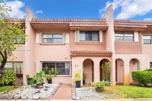23-51 Matador Ln, Davie, FL, 33324-5539 | Card Image