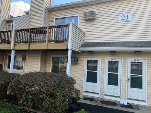 apt-24-15-8 Rose Ln, Danbury, CT, 06811-6724 | Card Image