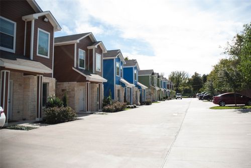 2227 S 3rd St, Waco, TX, 76706-6401 | Card Image