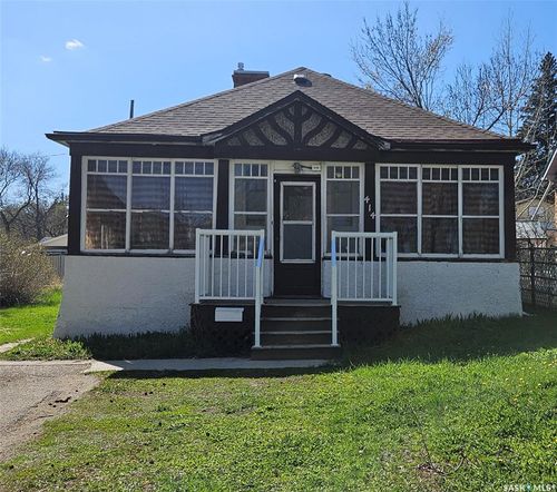 414 2nd Ave Nw, Swift Current, SK, S9H0P7 | Card Image