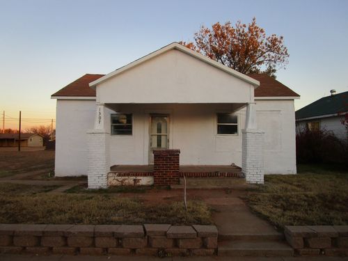 1307 9th St, Paducah, TX, 79248-4020 | Card Image