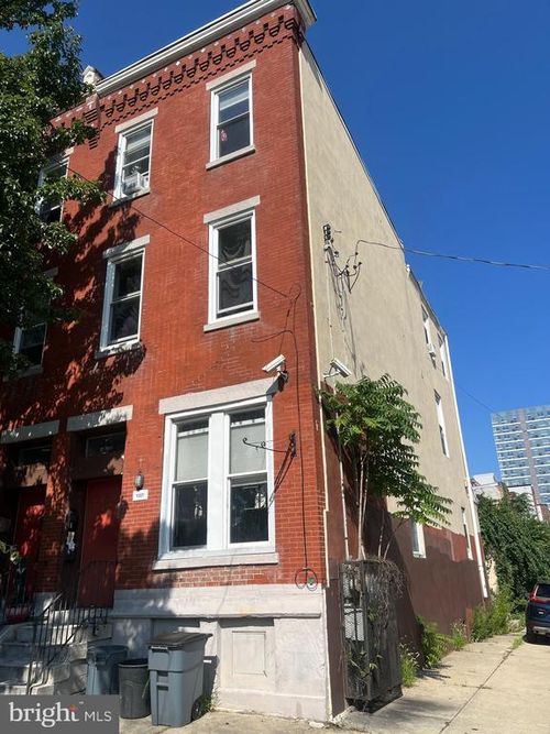 1327 N 16th Street, Philadelphia, PA, 19121 | Card Image