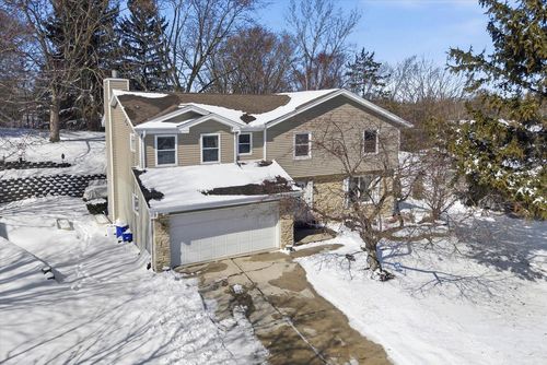 15429 W Mayflower Court, New Berlin, WI, 53151 | Card Image