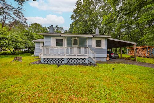 5599 Minks Pond Rd, Bushkill, PA, 18324-8325 | Card Image