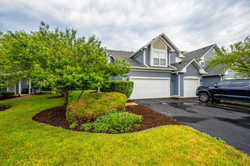 201 Huntington Ct, Oswego, IL, 60543-8438 | Card Image