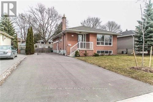 main-61 Aurora Heights Drive, Aurora (Aurora Heights), ON, L4G2W6 | Card Image