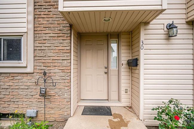 30 - 11 Grand River Blvd, Townhouse with 4 bedrooms, 2 bathrooms and 1 parking in Kitchener ON | Image 6