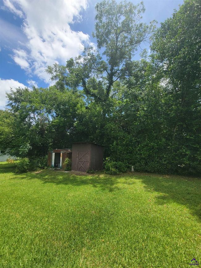 197 W Dykes St, House other with 2 bedrooms, 1 bathrooms and null parking in cochran GA | Image 4