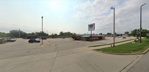 3707 1st Ave Se, Cedar Rapids, IA, 52402-6105 | Card Image