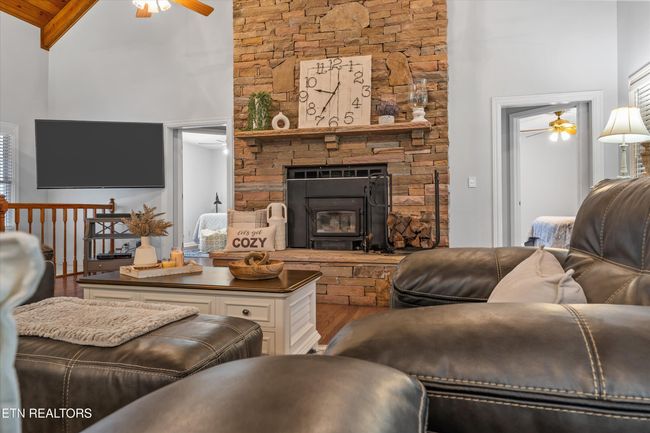 2143 Renegade Mountain Pkwy, House other with 3 bedrooms, 2 bathrooms and null parking in Crab Orchard TN | Image 5