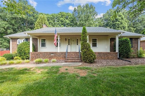 211 Forestview Dr, Elon, NC, 27244-9362 | Card Image