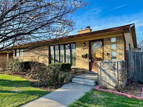 23213 Greencrest St, Saint Clair Shores, MI, 48080-2575 | Card Image