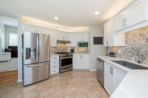45257 Raven Pl, Chilliwack, BC, V2R2X1 | Card Image