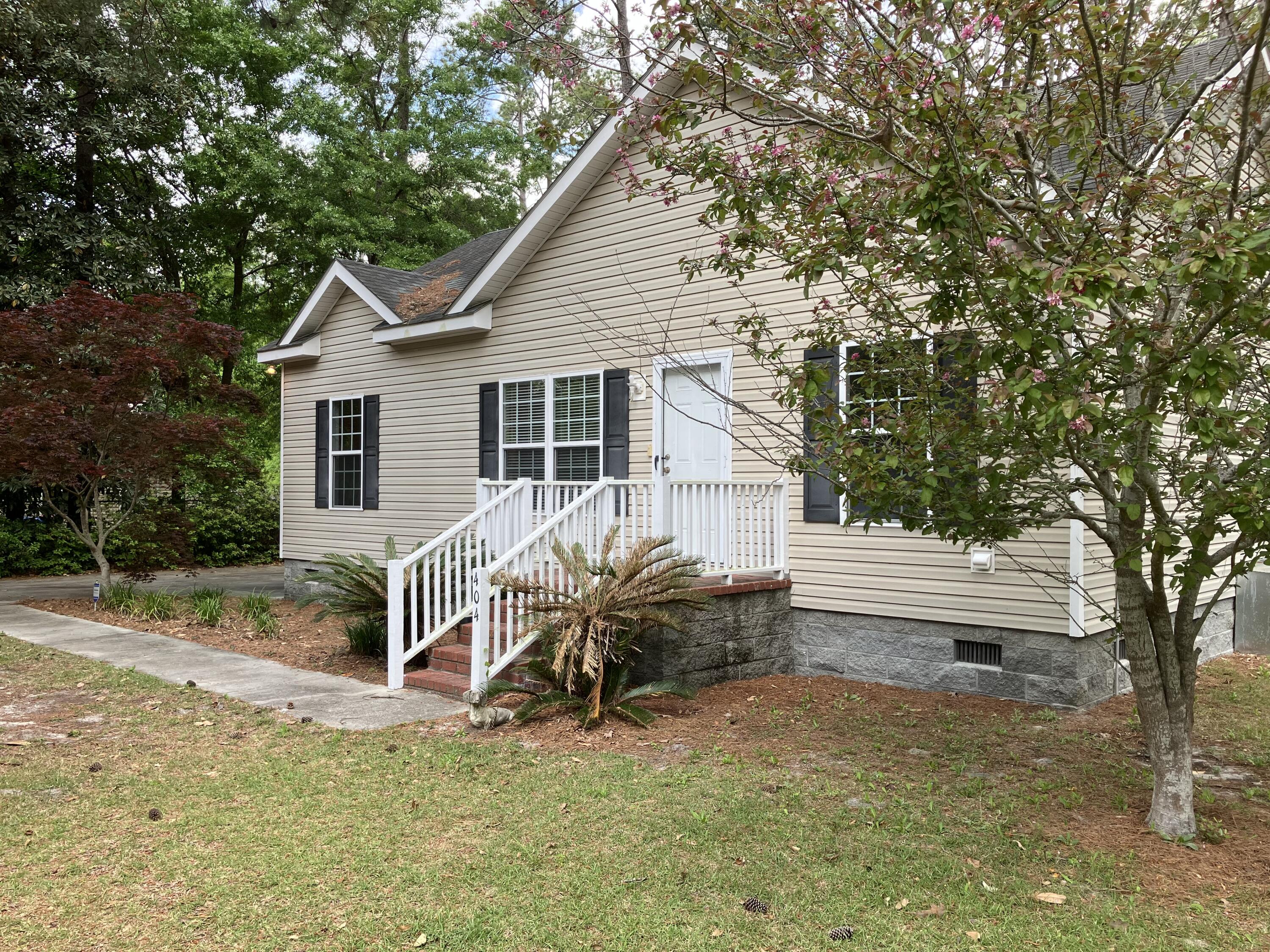 Hazel St, Walterboro, SC 29488
