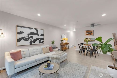 e103-4807 180th St Sw, Lynnwood, WA, 98037-3661 | Card Image