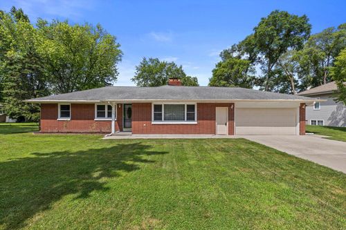 1320 Hickory Drive, Waukesha, WI, 53186 | Card Image