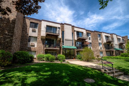 apt-101-1461 Winslowe Dr, Palatine, IL, 60074-2996 | Card Image
