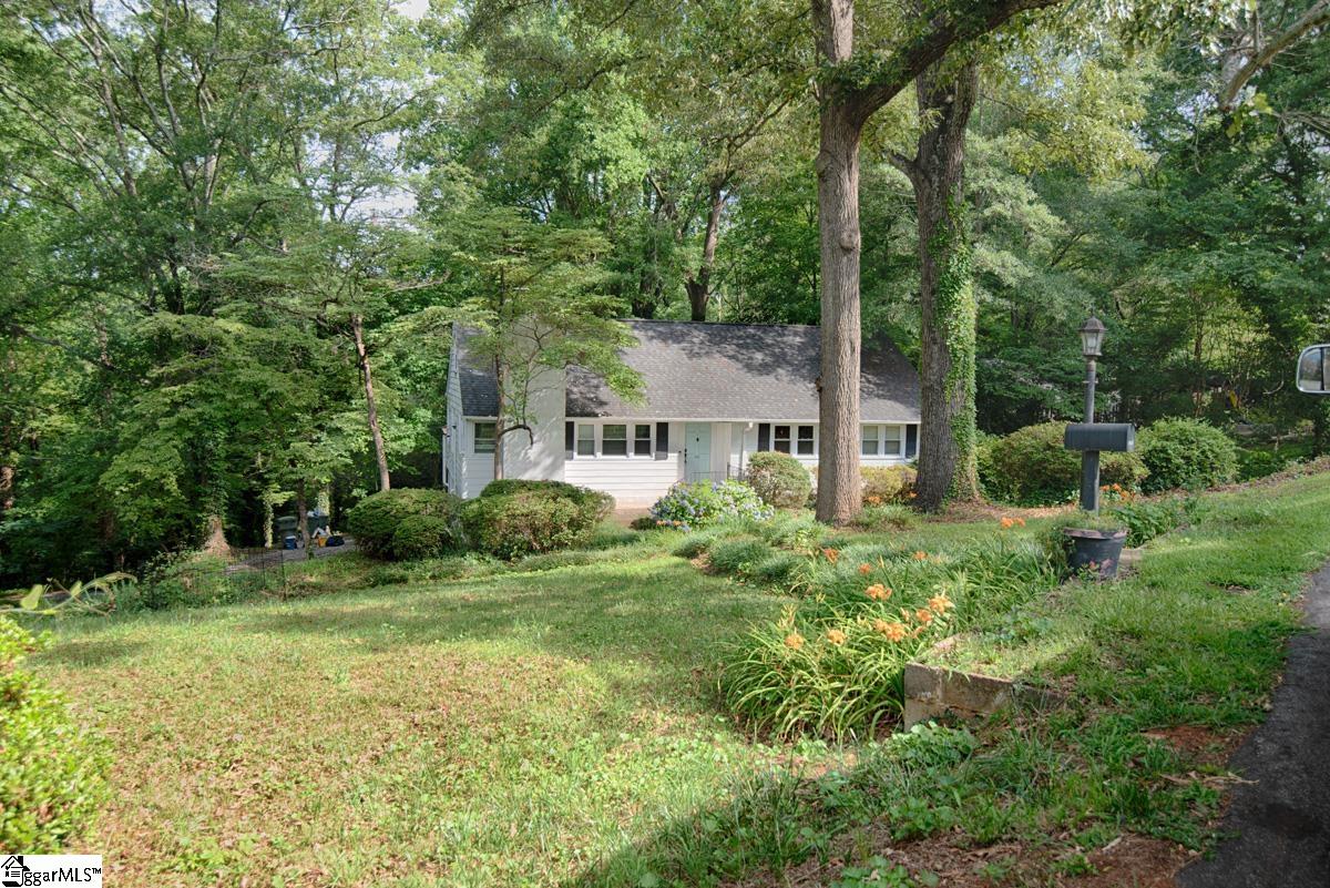 Ashford Ave, Greenville, SC 29609