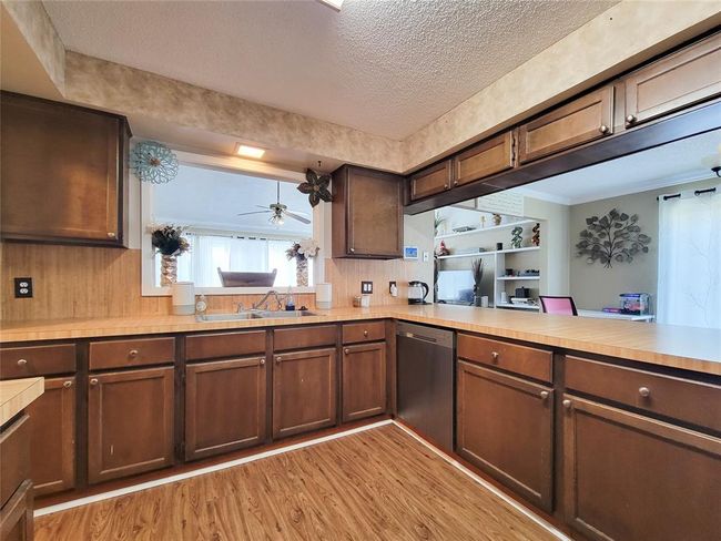 5414 Sweetwind Ln, House other with 3 bedrooms, 2 bathrooms and 2 parking in Spring TX | Image 6