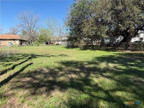 706 Grant St, Cuero, TX, 77954-3920 | Card Image