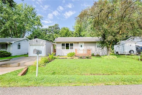 908 9th St, Wathena, KS, 66090-4052 | Card Image